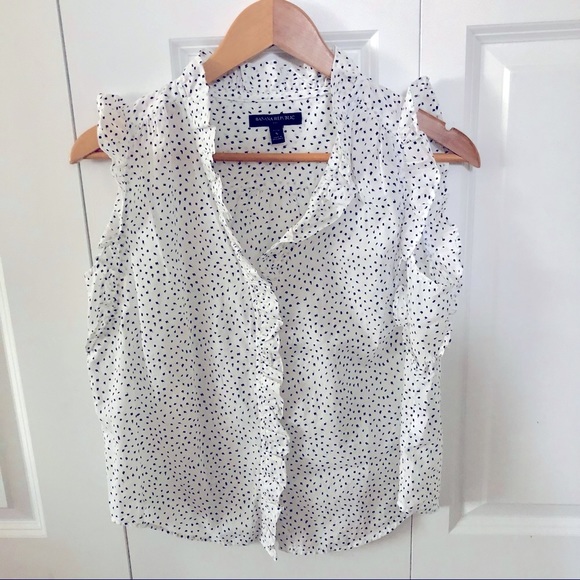 Banana Republic Sleeveless Button Down - Picture 2 of 8